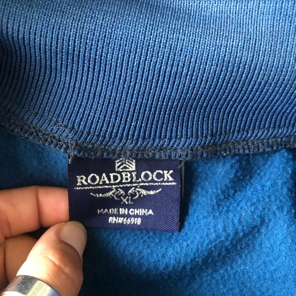 💙𝟻/$𝟸𝟻💙 Roadblock jacket - Picture 4 of 5